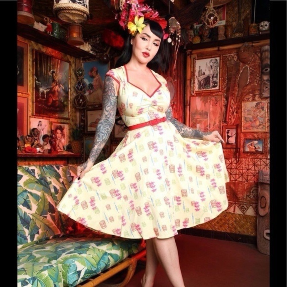 EUC Yellow and Red Pinup Girl Tiki Heidi Dress Size M